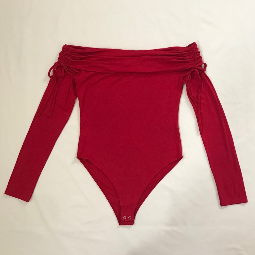 2/$25✨Forever21 Off-the-Shoulder Bodysuit